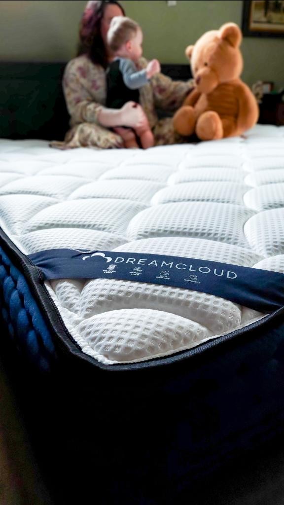 The Dreamcloud - Luxury Hybrid Mattress - Hummingbird And Housewife